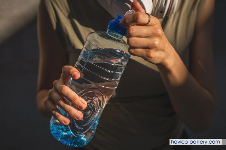 Nhựa PET có an toàn không? Lưu ý khi sử dụng