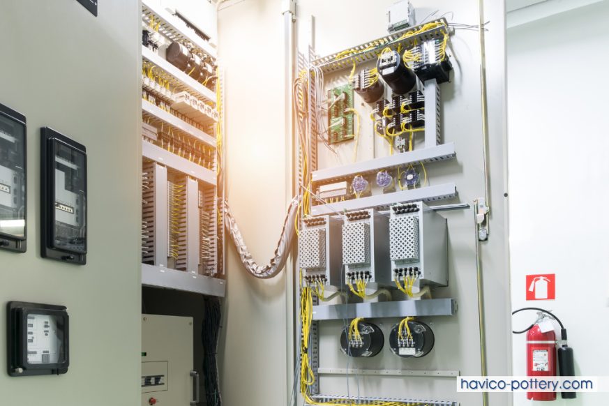 Tủ điện composite giá bao nhiêu? Cần lưu ý những gì khi mua